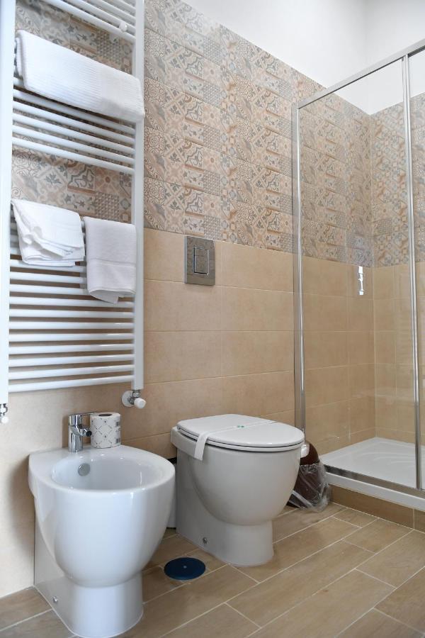 B&B A due passi Caserta Exterior foto