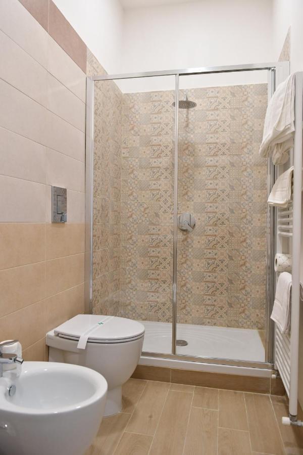 B&B A due passi Caserta Exterior foto
