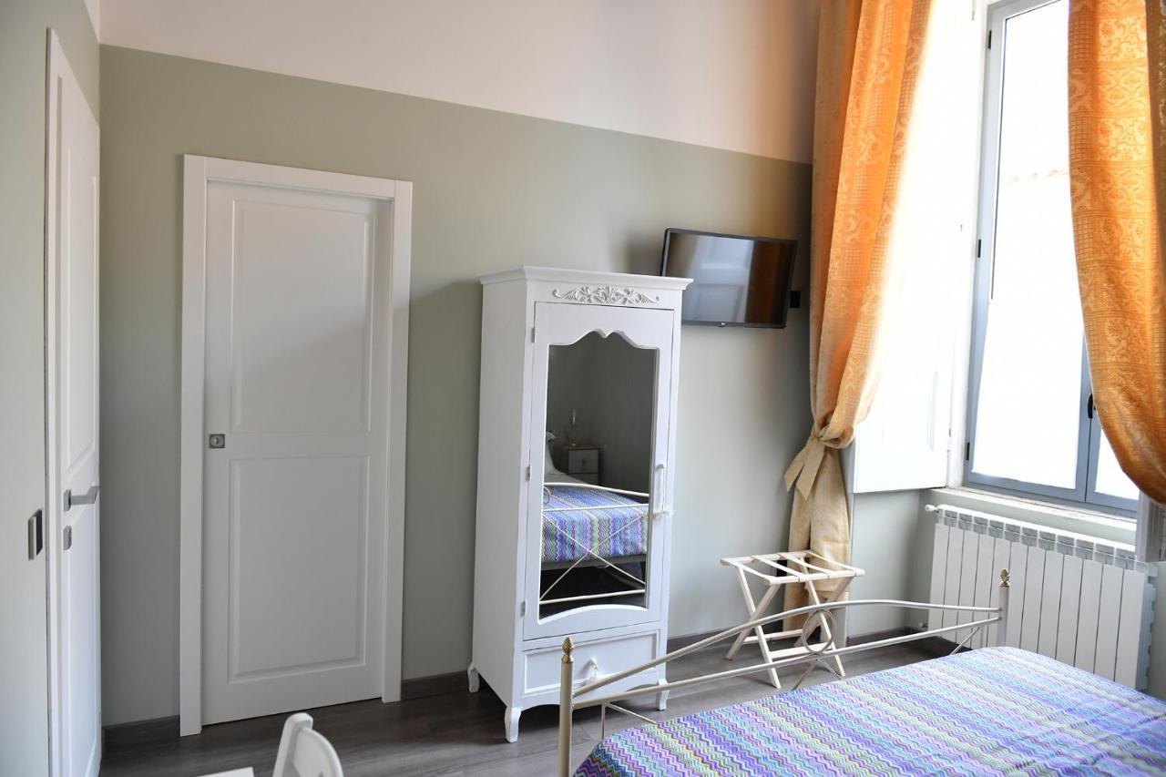 B&B A due passi Caserta Exterior foto